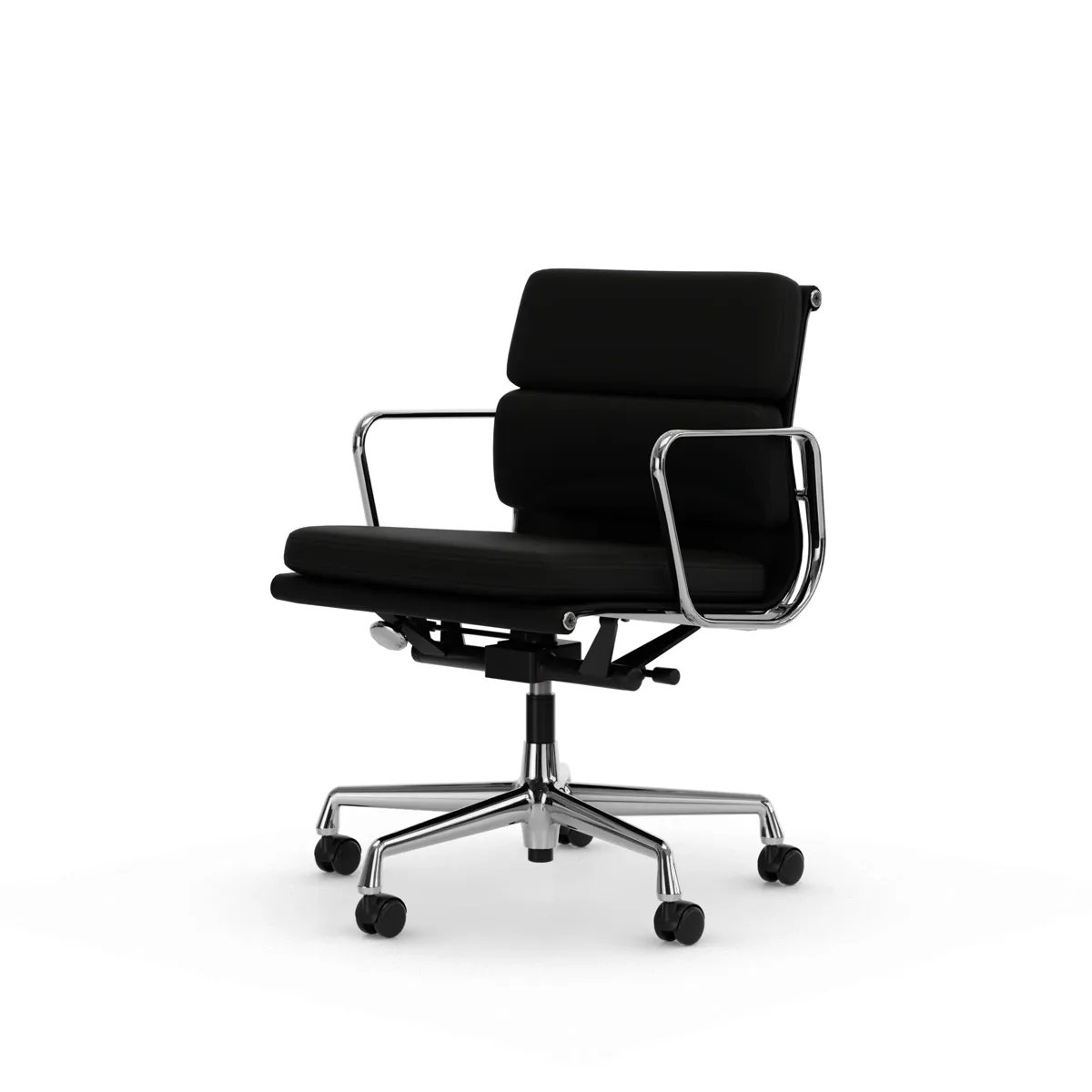 Vitra Soft Pad Chair EA 217 i läder premium F L50 nero med polerat kromstativ och mjuka hjul