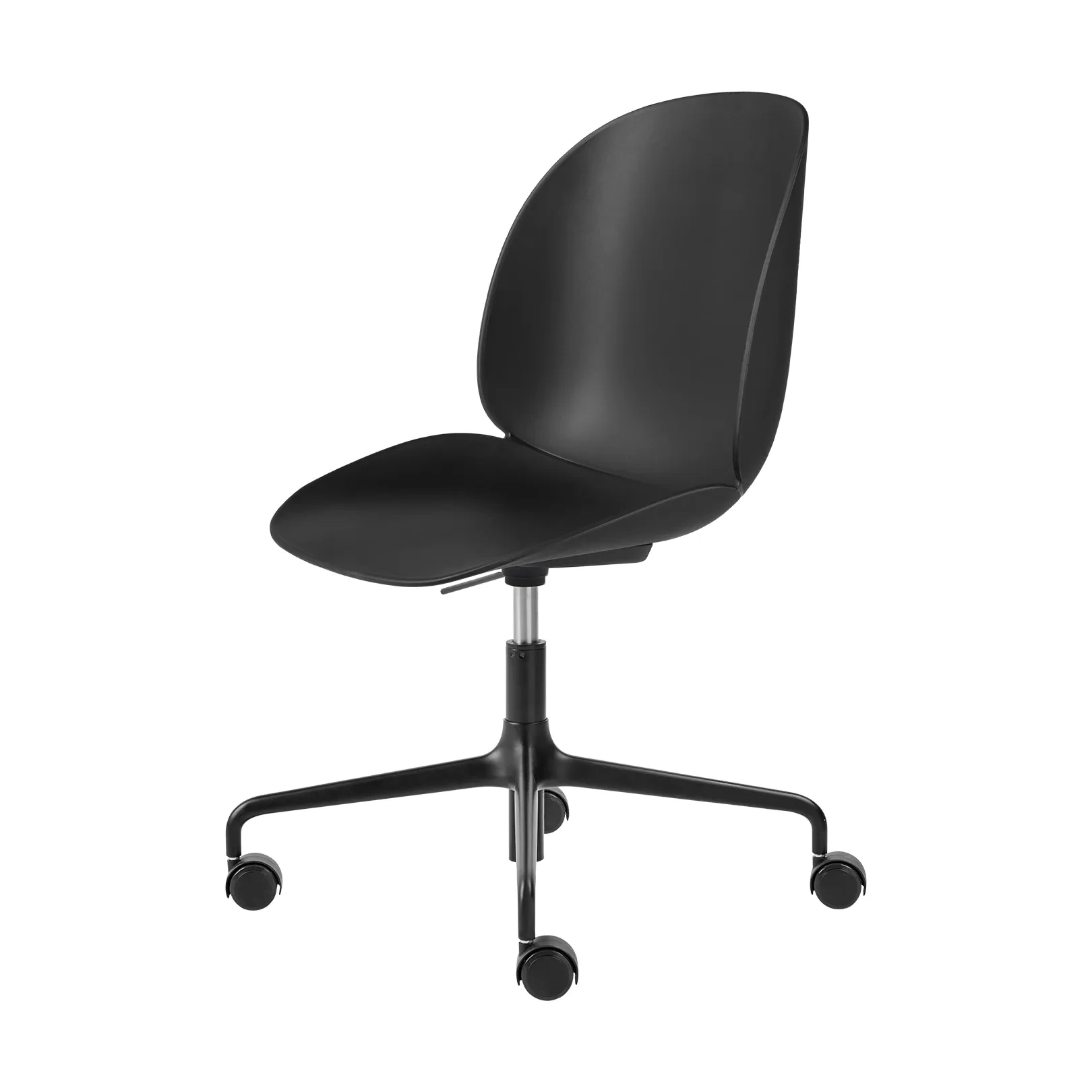 GUBI Beetle Meeting Chair kontorsstol i svart med svart stativ